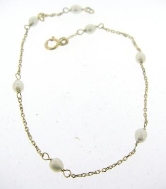 9ct Yellow Gold Freshwater Pearl Station Bracelet