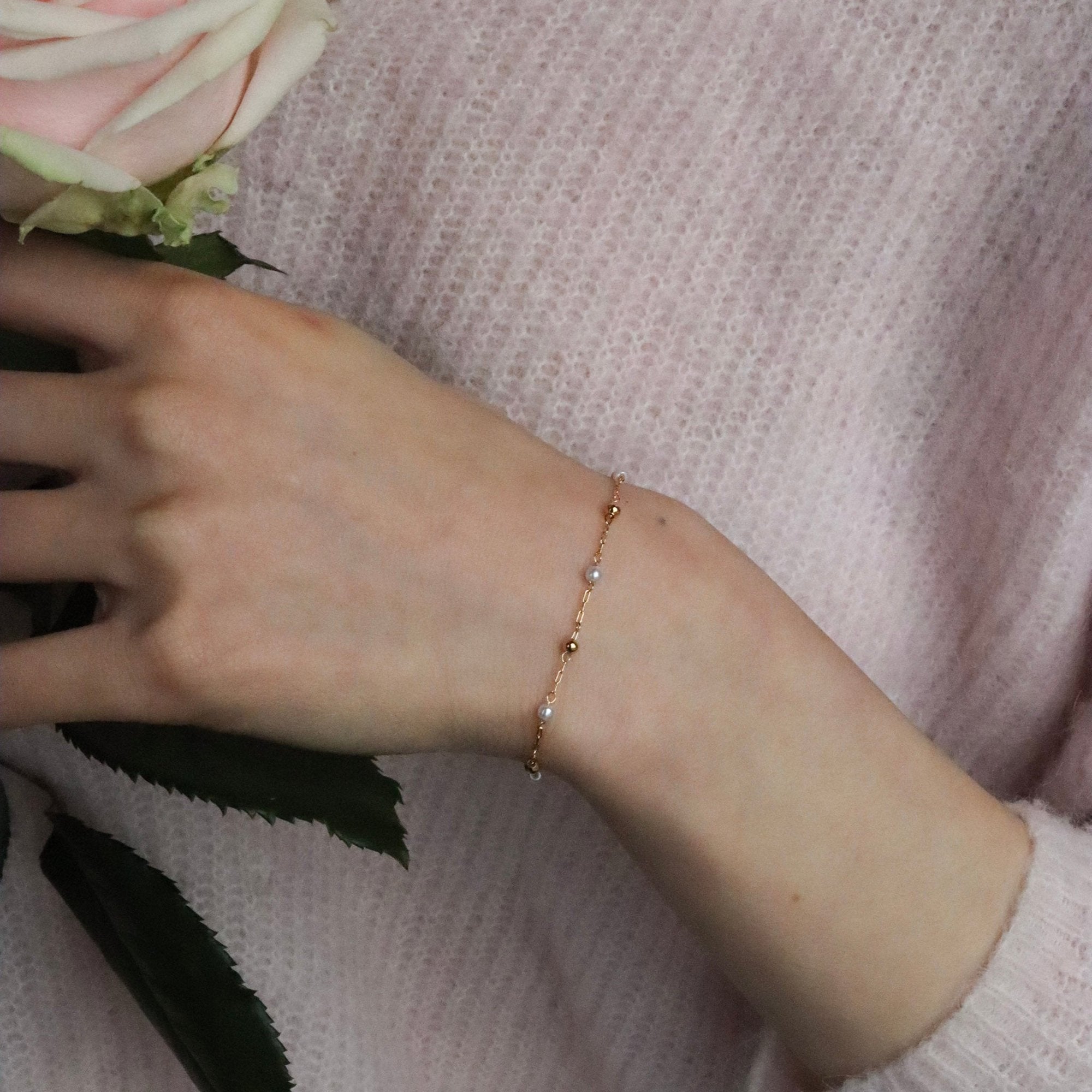 Burren - Envy Of The Room, Yellow Gold Plated Synthetic Pearl And Beads Chain Bracelet 18cm