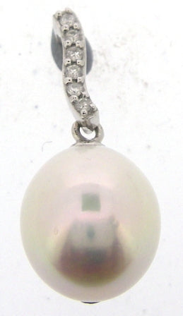 18ct White Gold Cultured Fresh Water Pearl and Diamond Pendant