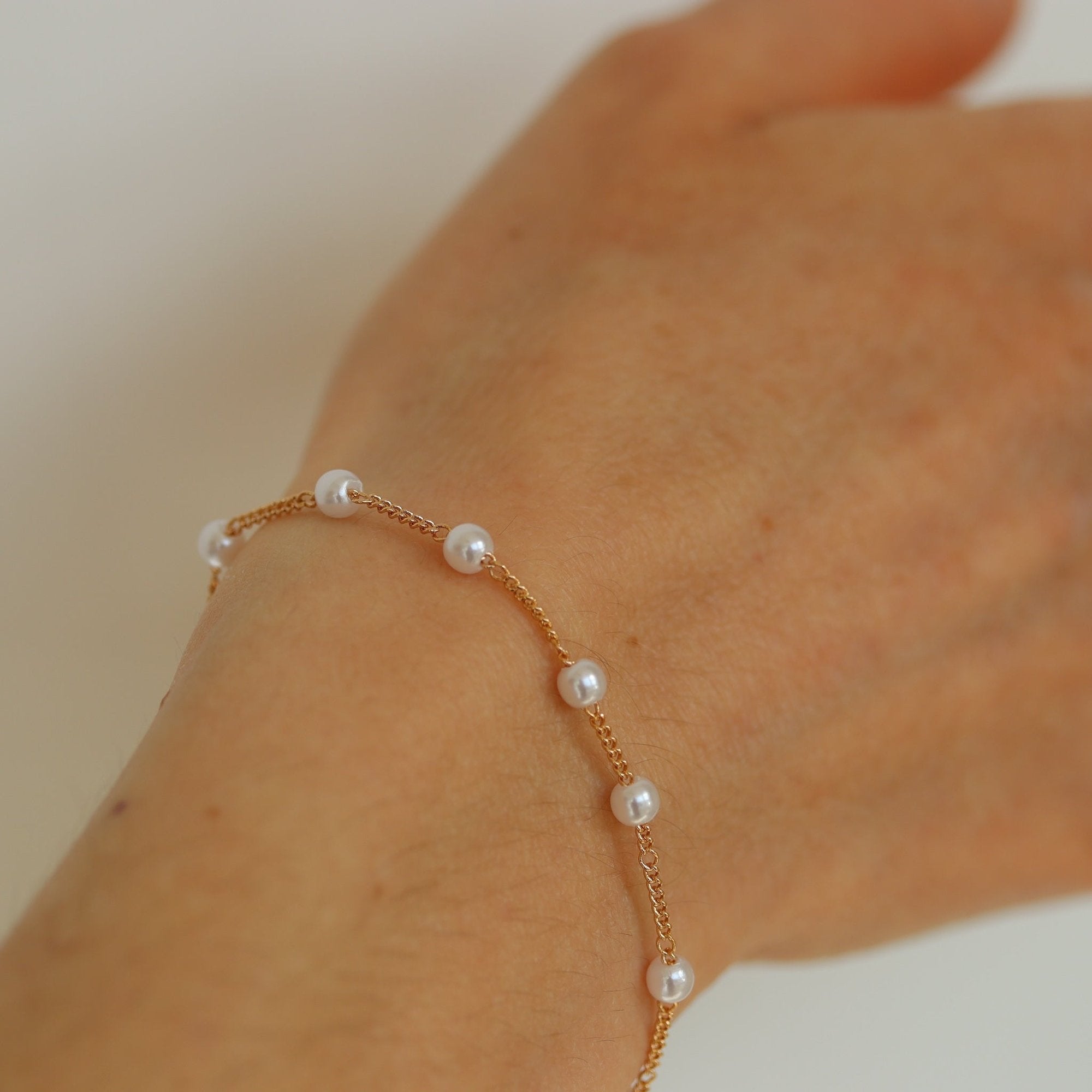 Passion for Life - Yellow Gold Plated Synthetic Pearl Bracelet 18cm
