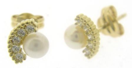 Elegant 9ct Yellow Gold Freshwater Pearl & Cubic Zirconia Stud Earrings