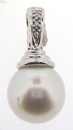 Exquisite South Sea Pearl and Diamond Pendant in 18ct White Gold