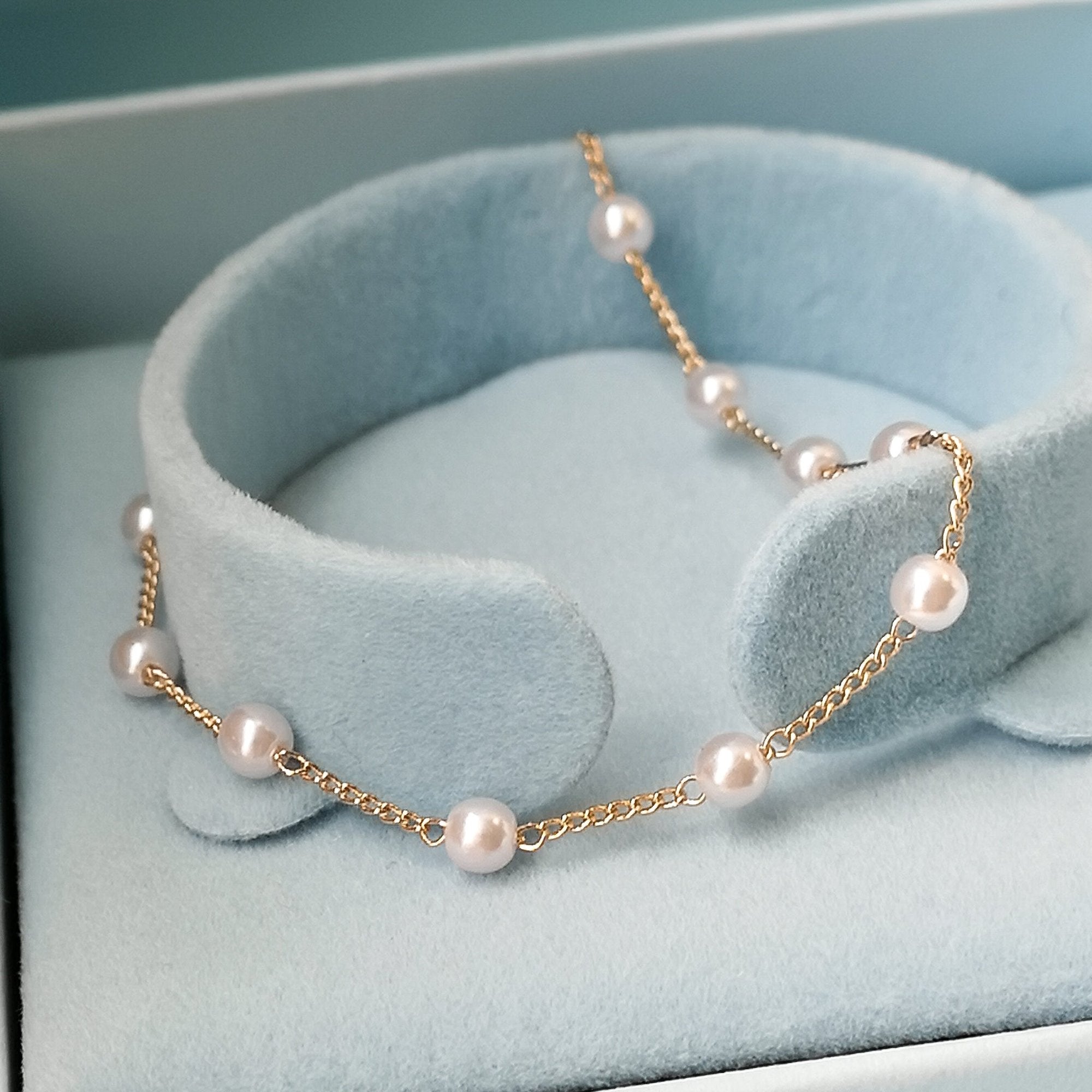 Passion for Life - Yellow Gold Plated Synthetic Pearl Bracelet 18cm