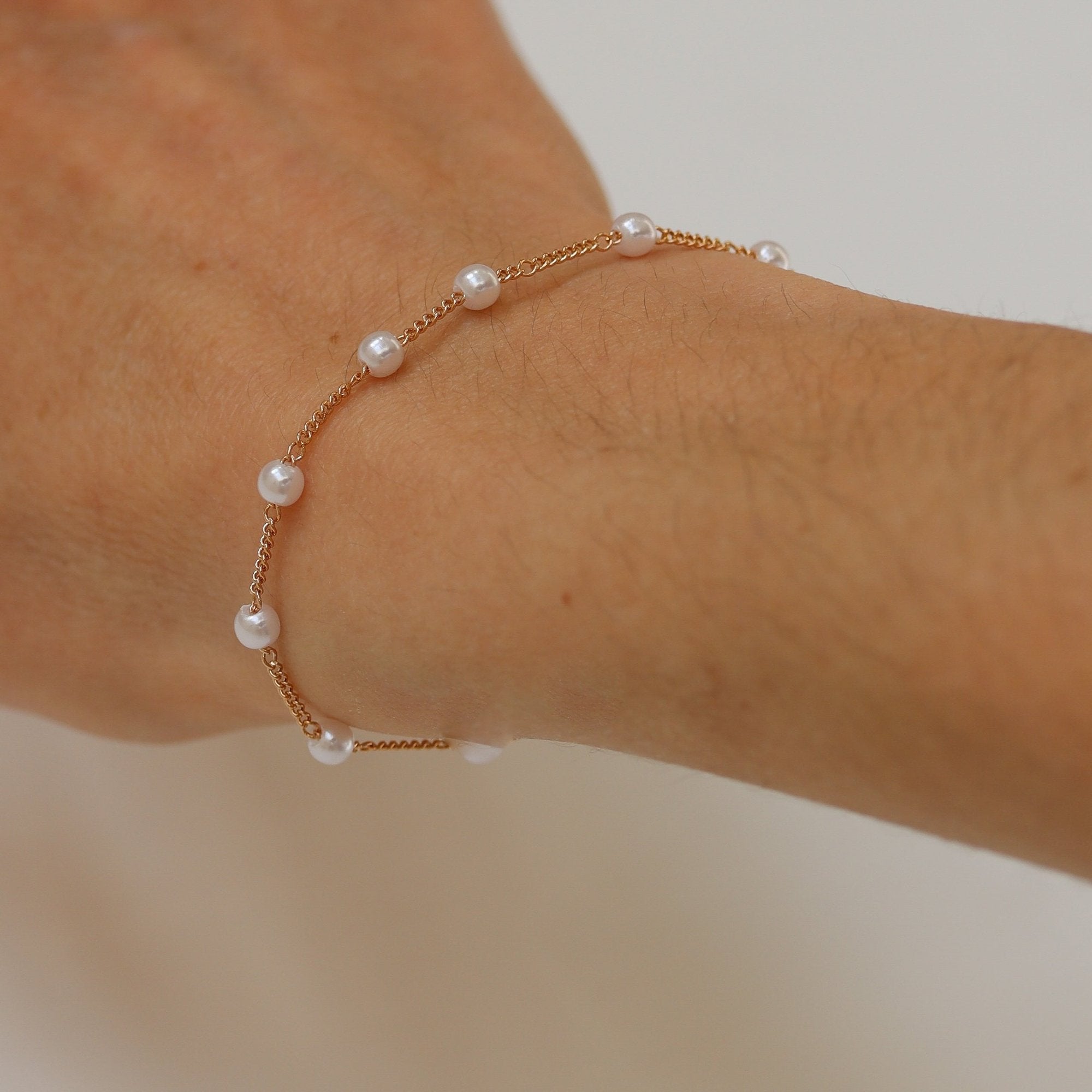 Passion for Life - Yellow Gold Plated Synthetic Pearl Bracelet 18cm