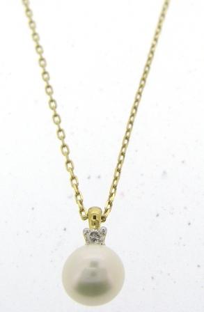 Exquisite 9ct Yellow Gold Fresh Water Pearl and Diamond Pendant