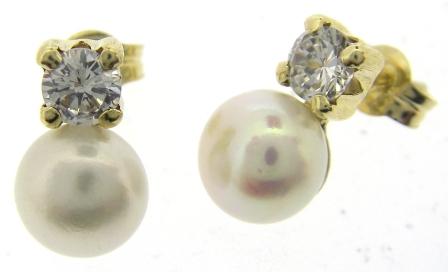 9ct Yellow Gold Cubic Zirconia & Freshwater Pearl Stud Earrings