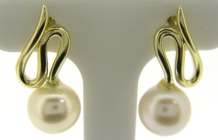 9ct Yellow Gold Fancy Freshwater Pearl Drop Earrings